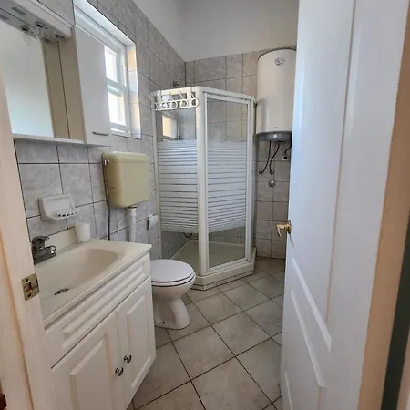Grom Apartment *